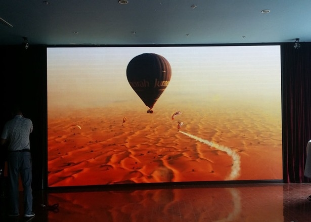 Rental Screen Iron Box / Rental Ultra HD Customizable Small Pitch Indoor Full Color LED Display With Wide Viewing Angle