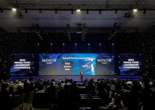 Mall Rental Screen Suspended LED Stage Backdrop COB P2 HD 128*64 Resolution