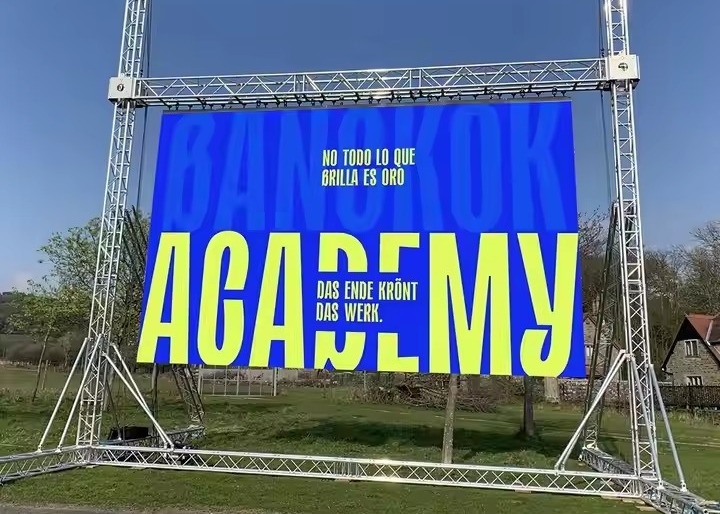 Die-Casting Aluminum Screen Curved Surface Screen HD P10 Large Outdoor LED Display IP65 320*160mm
