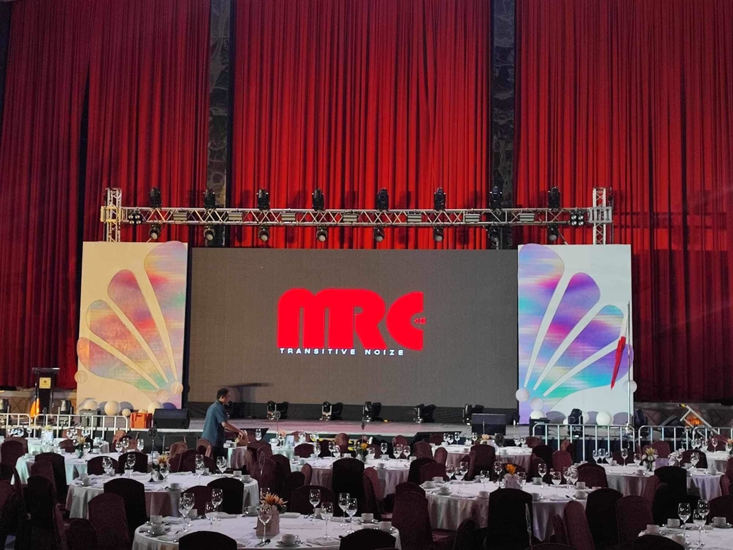 384mm x 192mm Module Size P6 Indoor Full Color LED Video Wall with Super Thin Cabinet and 2500nits Brightness