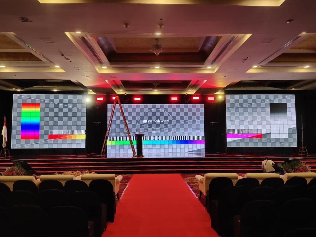 Die Cast Aluminum Stage Screen HD LED Screen 2mm Pixel Pitch Moisture Proof Aluminum Material NOVA System