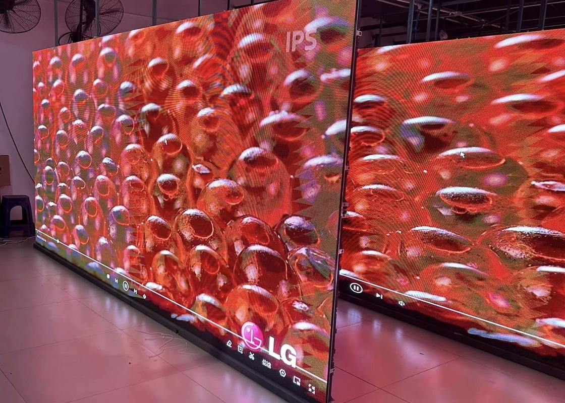 Rental P3 RGB Outdoor Waterproof LED Advertising Screen DC5V For Stadiums And Shopping Centers
