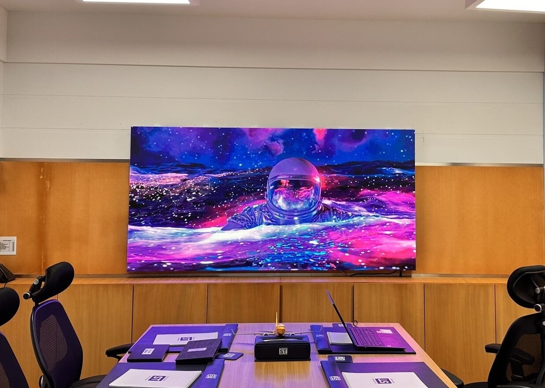 Indoor Die-Casting Aluminum Cabinet Full Color LED Display RGB LED High Energy Efficiency Billboards