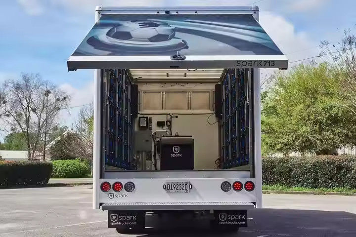 Outdoor P10 SMD 3535 Full Color Waterproof Mobile Truck LED Display IP65