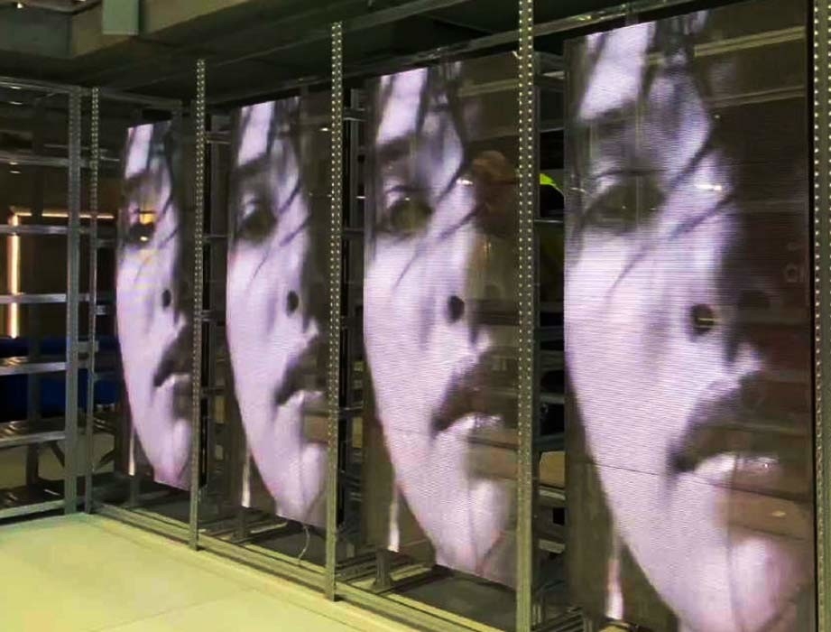SMD2121 LED Type Translucent LED Display for Versatile Outdoor Advertising