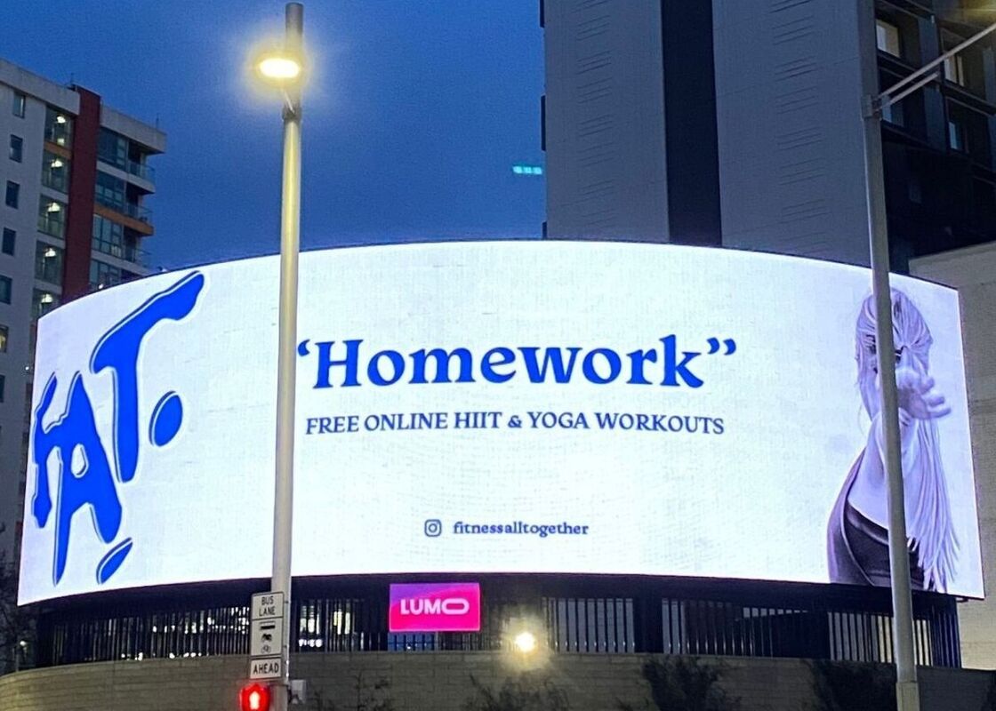 Full color outdoor p10 960X960MM advertising led displays fixed rental display billboard sign screen video wall