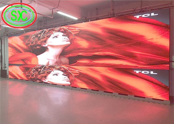 Clothing Store P2.5 Poster Mirror Indoor Full Color LED 192mm X 192mm full color led display