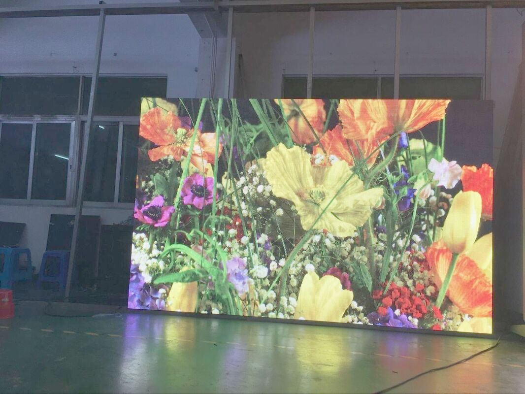 Indoor Full Color LED Display for Advertising Events and More High-Density P4 Video Wall with Advanced Control Technology and Wide Compatibility for Stunning Visuals