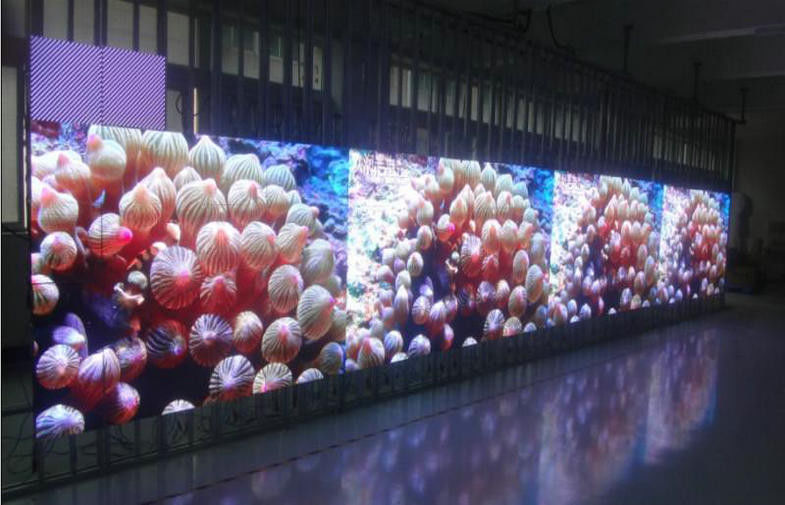 P6 SMD Indoor LED Video Screen Wall , Front Maintenance Programmable Led Display 3-Year Warranty