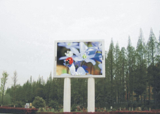 P10 Outdoor Full Color SMD LED Display 10mm Pixel 5000cd/M2 Brightness