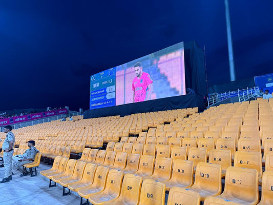 Good price Advertisement P6   LED Display Screen 1R1G1B Pixel Configuration ，960x960mm cabinet，6000nit brightness online