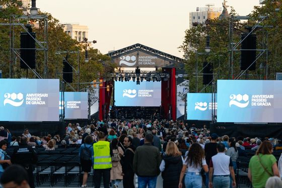 Shopping Center LED Billboard P6.67 Outdoor Rental / Fixed Installation LED Screen