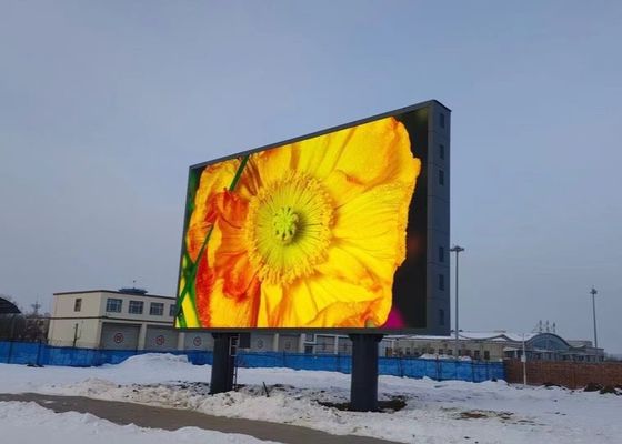 Outdoor LED Billboards Full Color Capability 860w/m2 Average Power Consumption for Outdoor Advertising and Marketing