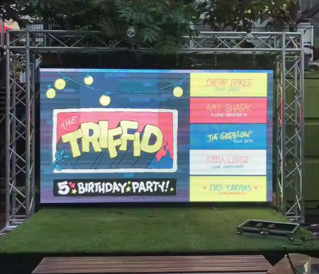 5500 Brightness Outdoor Full-Colour LED Wall 000Hours Lifespan for Outdoor Advertising Solutions