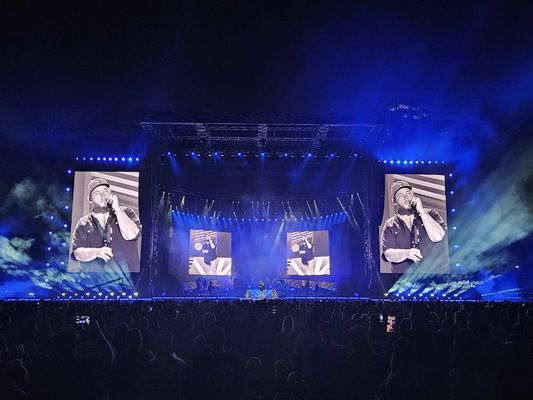 250*250mm Module Size and SMD2121 Encapsulation The Key to Successful Outdoor Advertising with definition LED Billboard