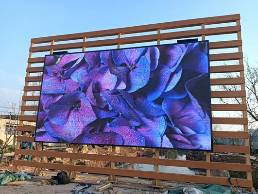 Hight Brightness P6 Outdoor LED Display Advertising Board 960x960mm Iron Cabinet  and 3840hz refresh rate