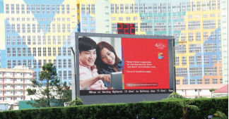 Full Color Advertising Led Video Display For Church / Playgrounds 100000 Hours Life Span