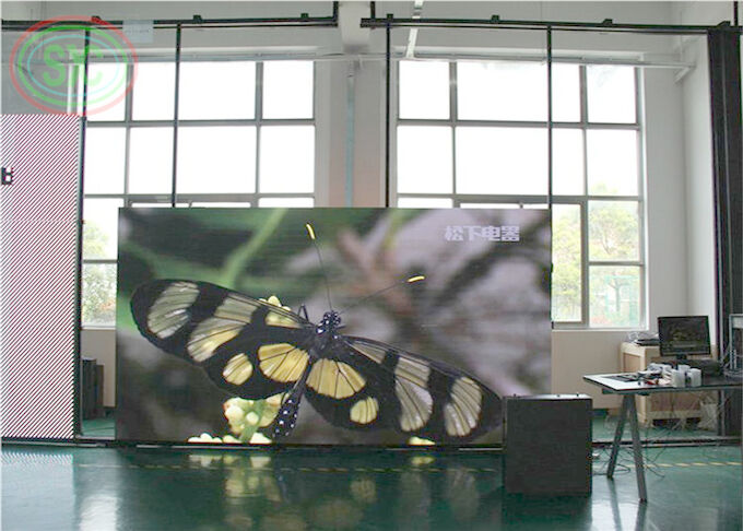 62500/m2 Indoor Full Color LED Display P4 HD Curved Video Wall RGB 3 In 1 SMD2121 2