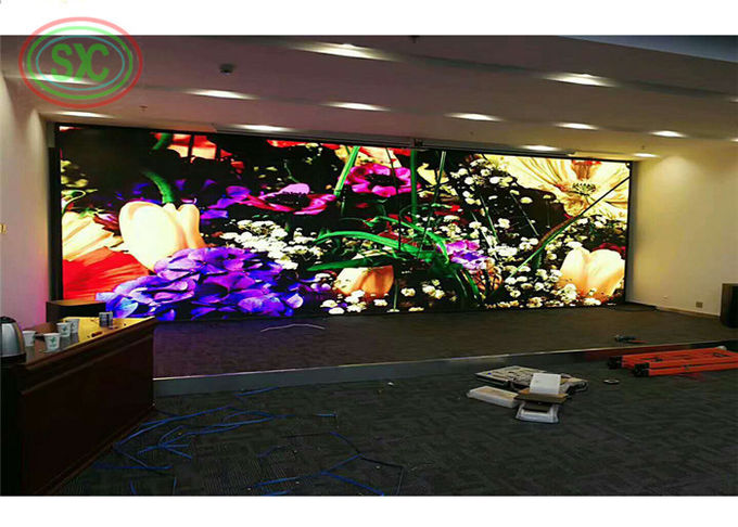 62500/m2 Indoor Full Color LED Display P4 HD Curved Video Wall RGB 3 In 1 SMD2121 0